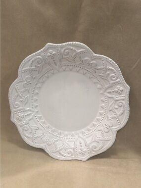 Maison Versailles Blanc Amelie white Scalloped Dinner Plate